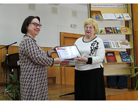 Факты, книги и прекрасное пение