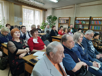 Много поэтов хороших и разных