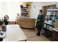 С весенним праздником, мама!