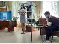 «Умел смеяться и смешить»
