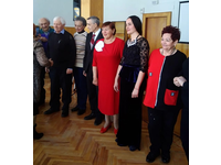 Вновь нас влечет поэзия к себе...