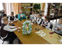 Ёлочные зайчики в народном стиле